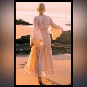 Spell gown SZ L floral embroidered